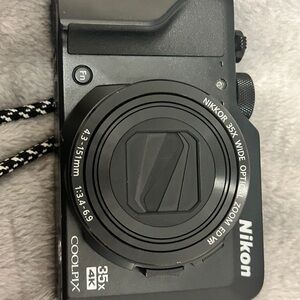 Nikon COOLPIX a1000 35x Optical Zoom Camera - Black